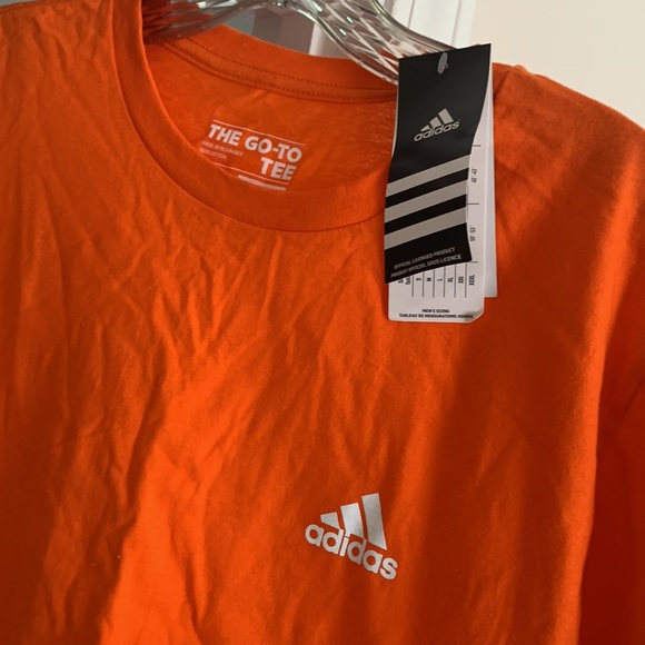 Adidas tee WITH TAG - Picture 2 of 2